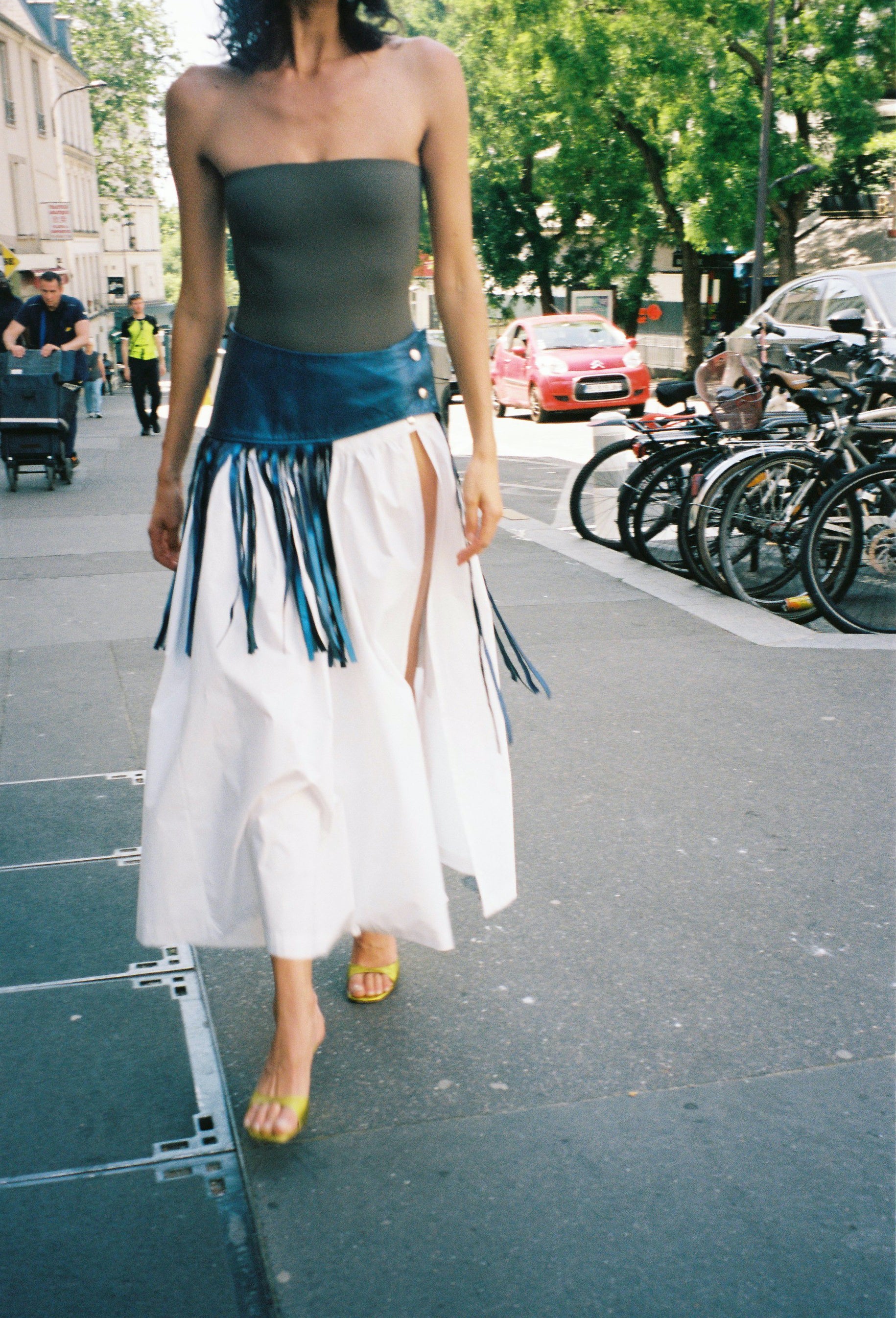 Rio Belt, Lapis